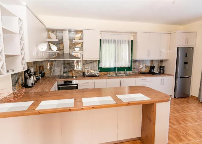 Willa Xhorxhi Ksamil